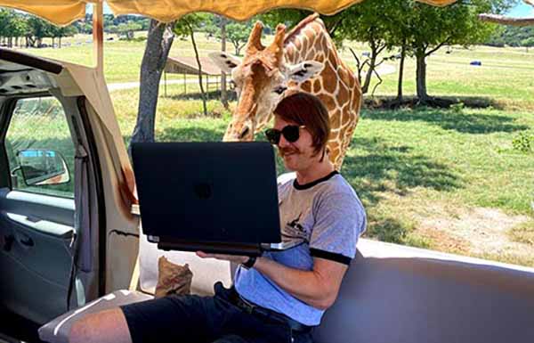 will-giraffe-600